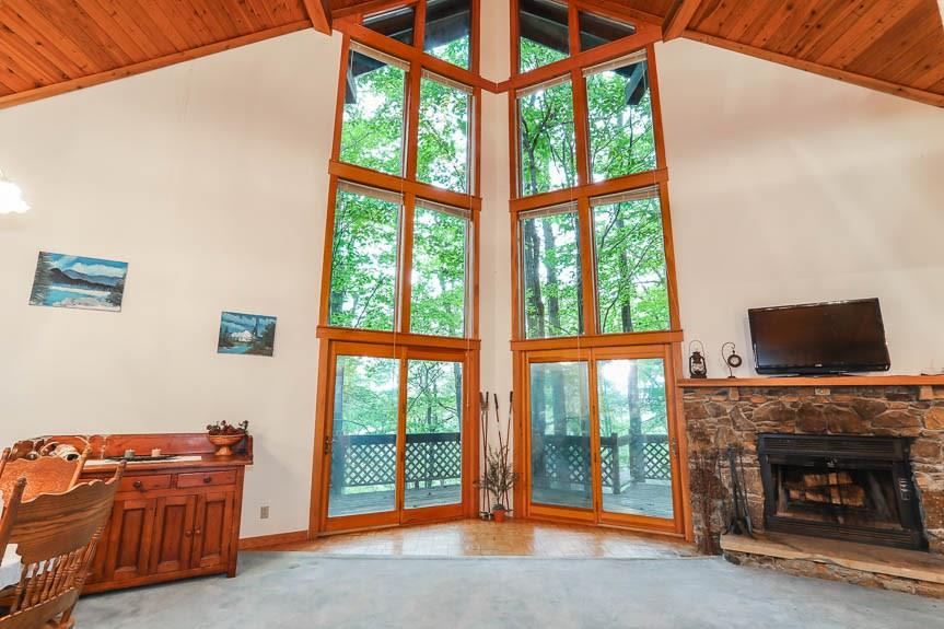 432 Imperial Road Hidden Valley, PA 15502 - Photo 3 of 25 Gallery Image 3