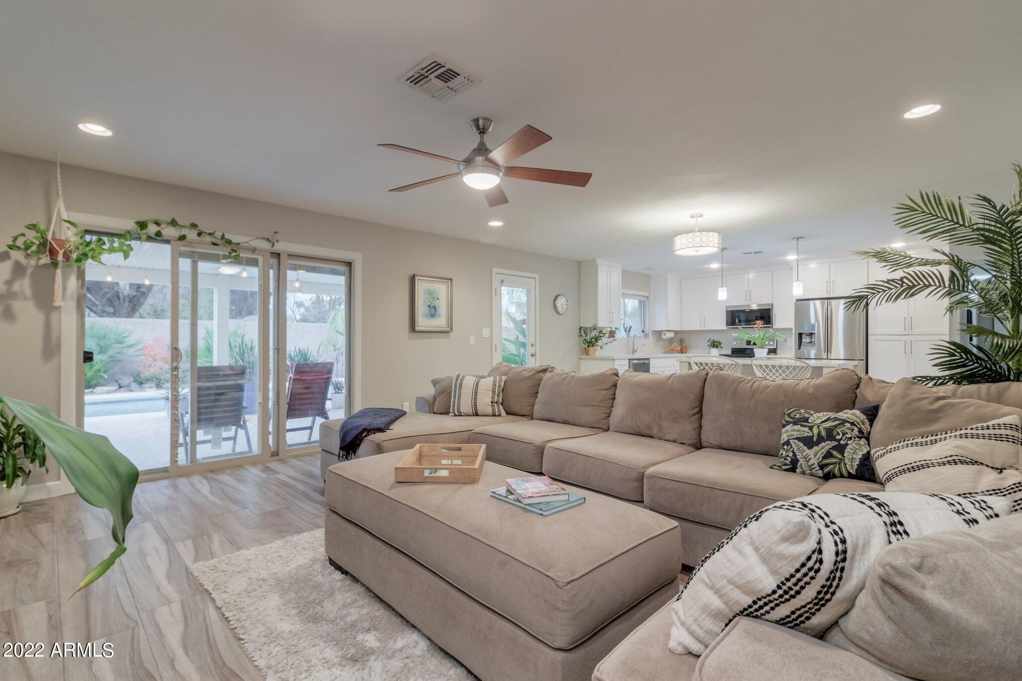 1702 West Griswold Road Phoenix, AZ 85021 - Photo 11 of 33 1702 West Griswold Road (32).jpg-SMALL