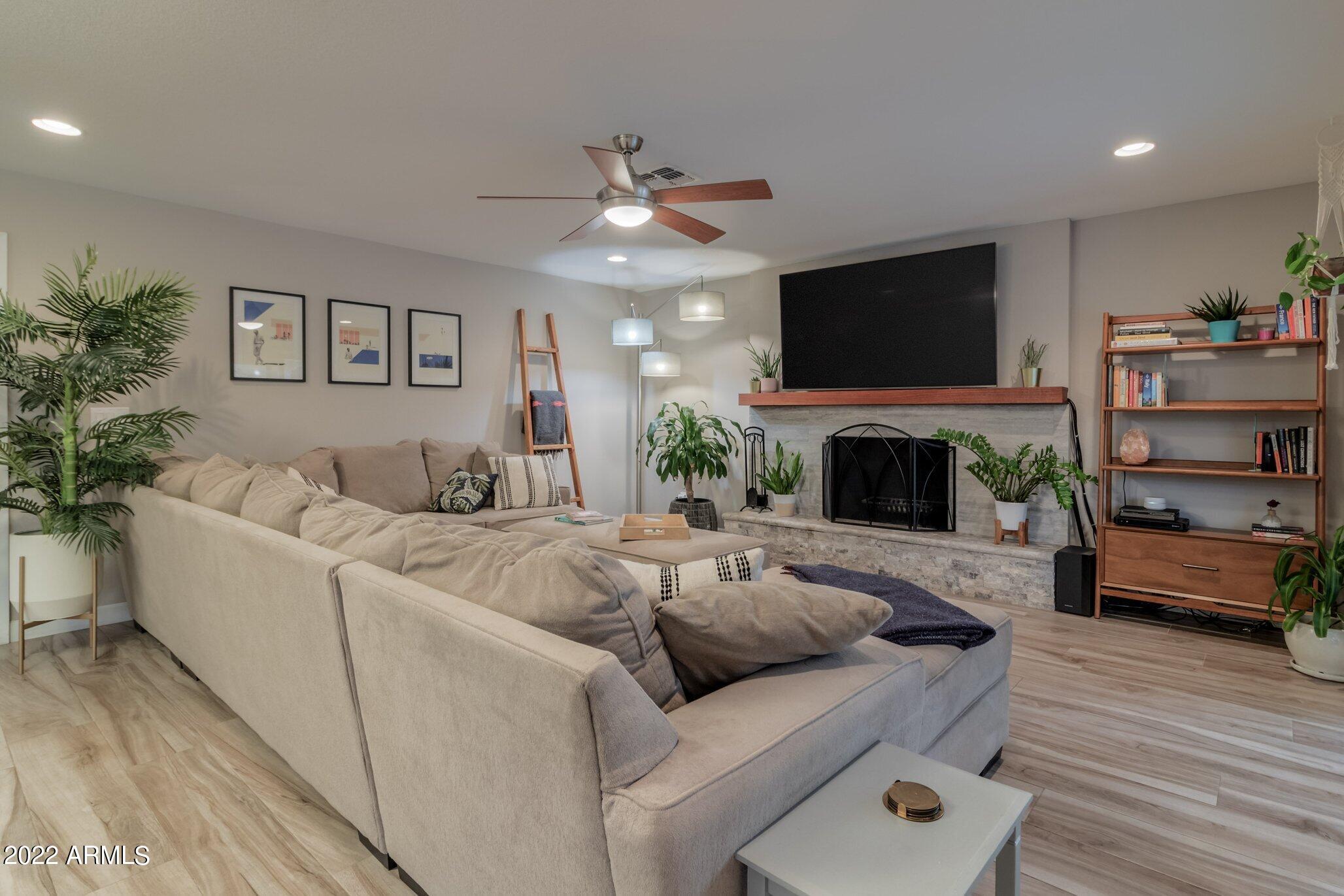 1702 West Griswold Road Phoenix, AZ 85021 - Photo 12 of 33 1702 West Griswold Road (33).jpg-SMALL