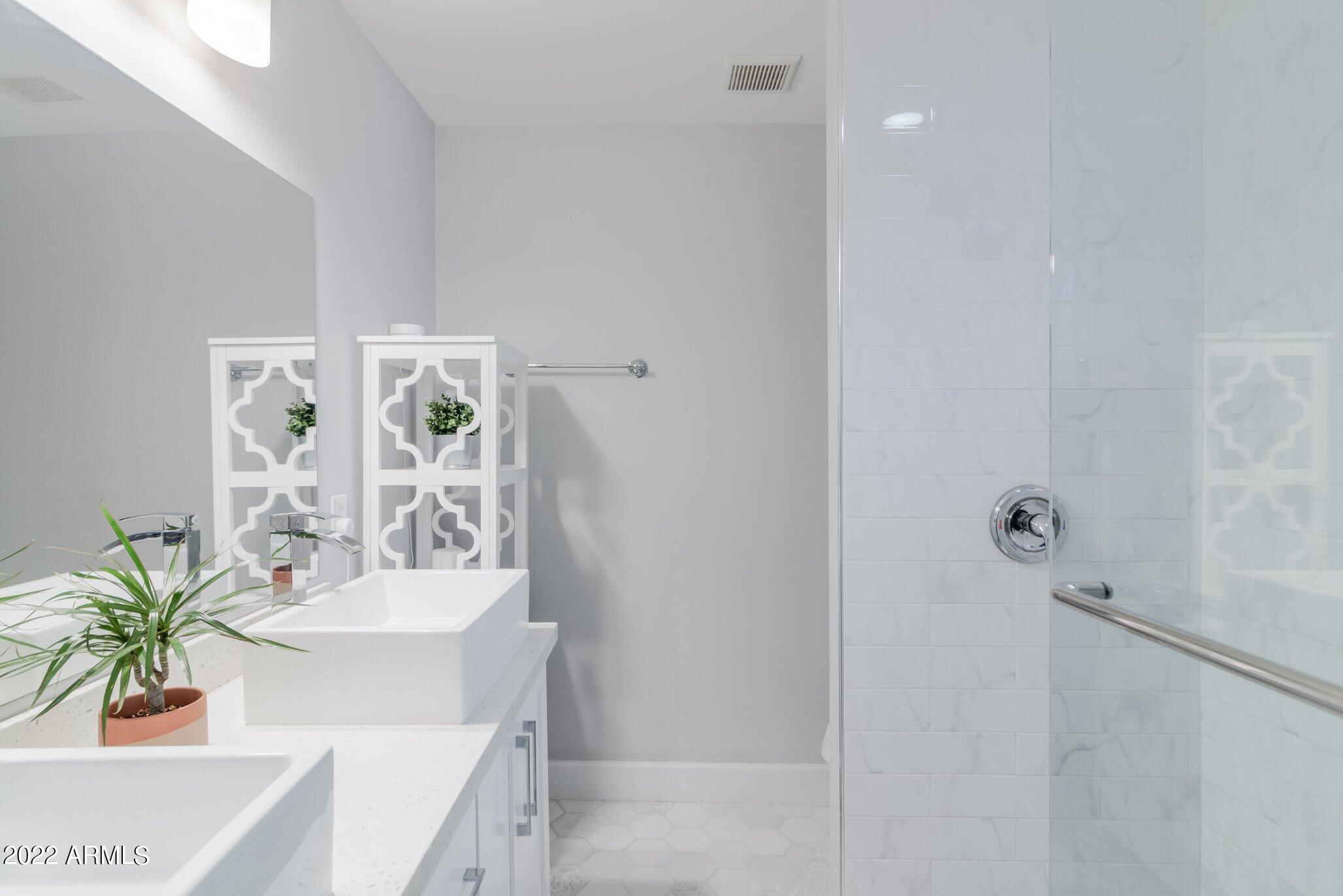 1702 West Griswold Road Phoenix, AZ 85021 - Photo 15 of 33 1702 West Griswold Road (18).jpg-SMALL