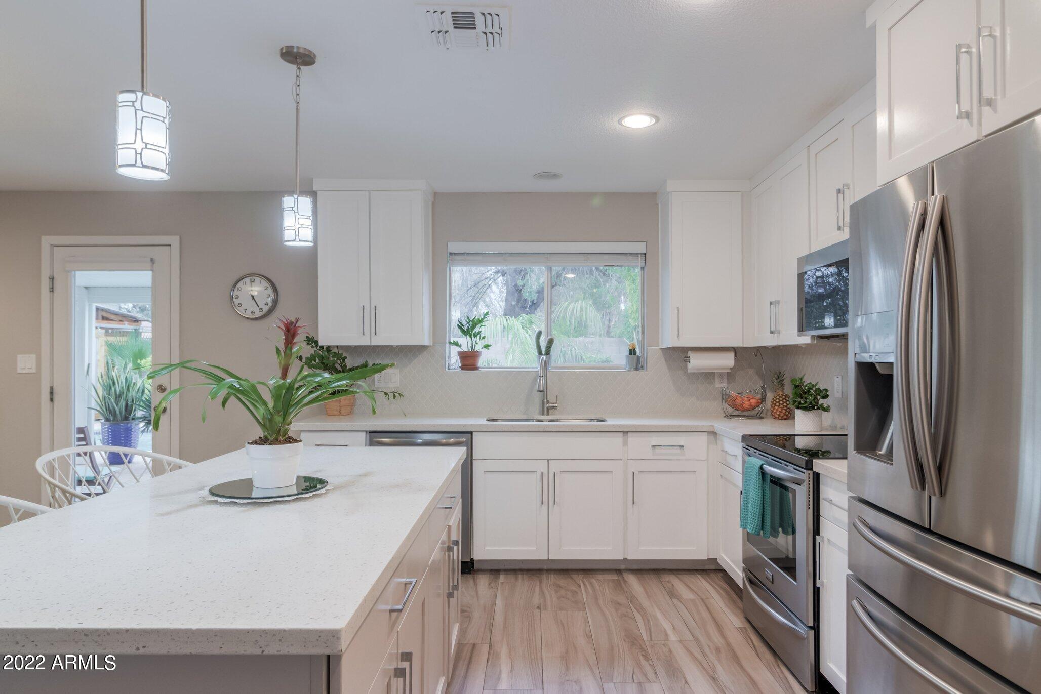 1702 West Griswold Road Phoenix, AZ 85021 - Photo 7 of 33 1702 West Griswold Road (12).jpg-SMALL