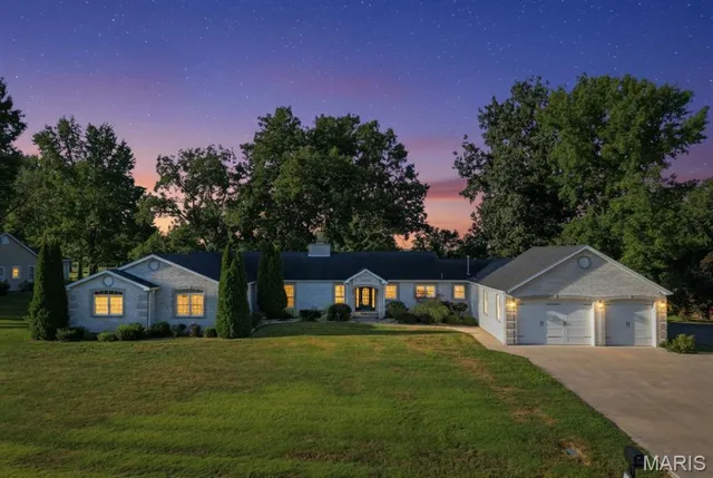 $500,000 | 8 Country Club Drive, Mexico, MO 65265