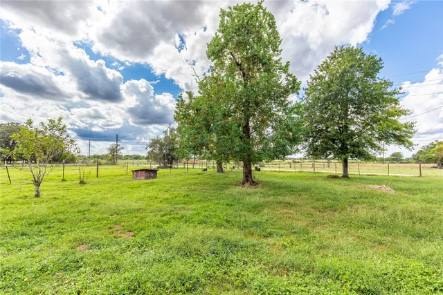 $3,300 | 2652 Remmert Road, Bellville, TX 77418