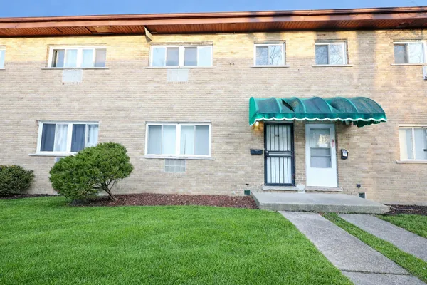 $79,900 | 2107 171st Street, Unit 1, Hazel Crest, IL 60429