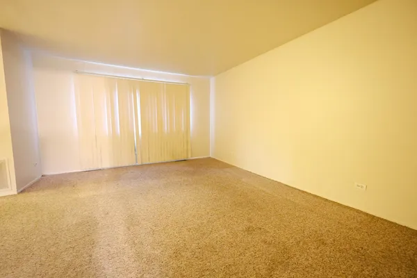 $79,900 | 2107 171st Street, Unit 1, Hazel Crest, IL 60429