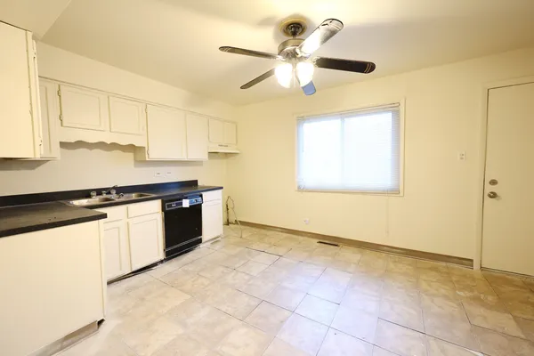 $79,900 | 2107 171st Street, Unit 1, Hazel Crest, IL 60429