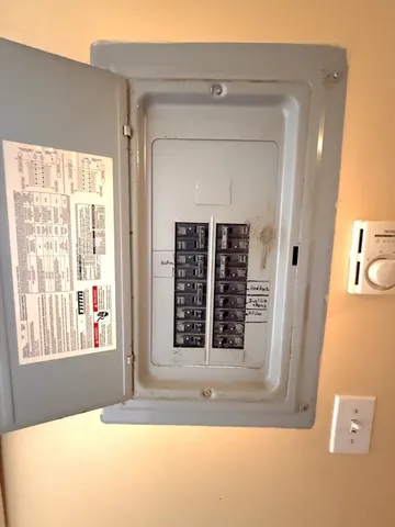 a view of a windows and a ceiling fan