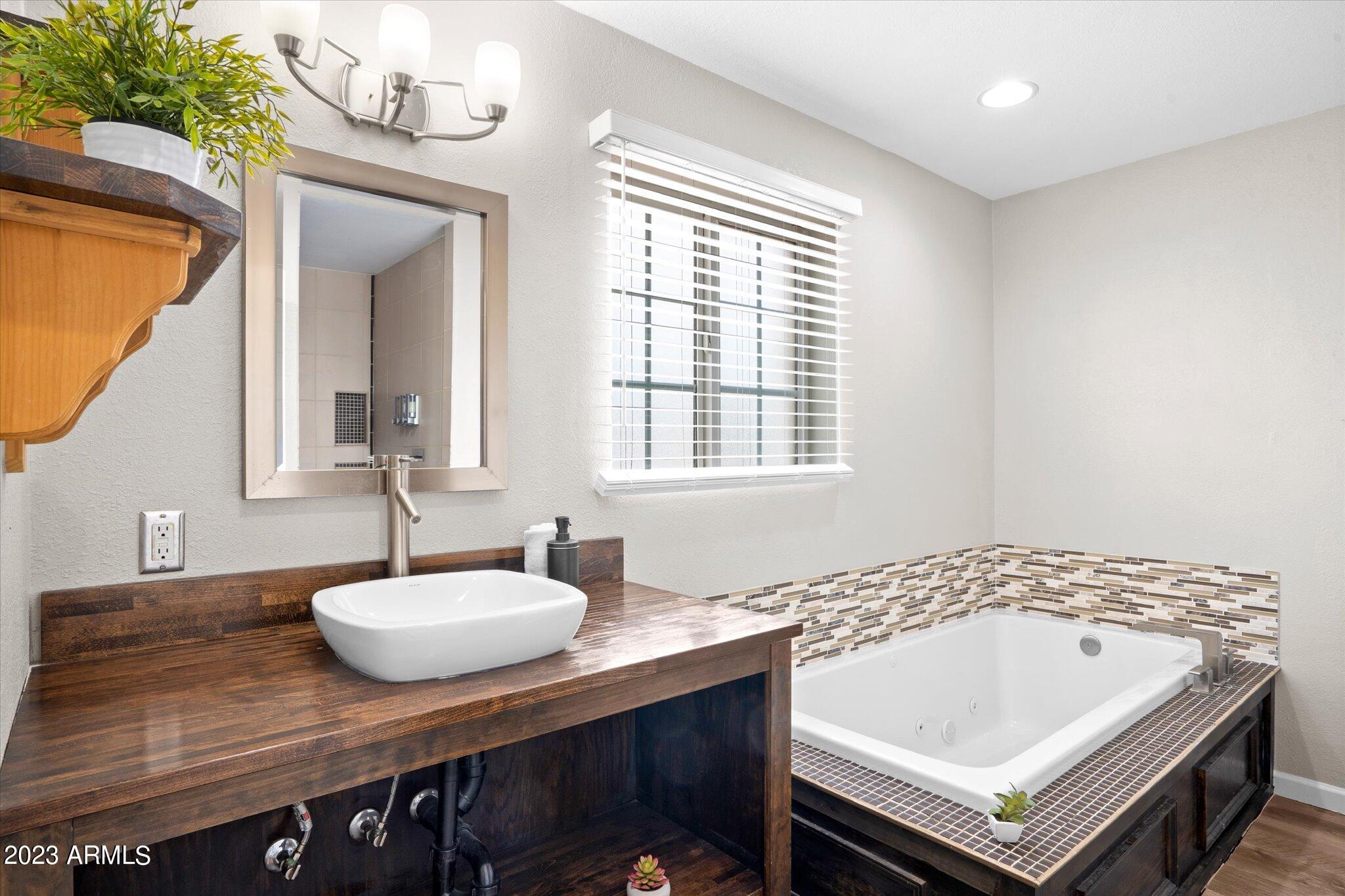 8326 East Camelback Road Scottsdale, AZ 85251 - Photo 16 of 23 primary bath