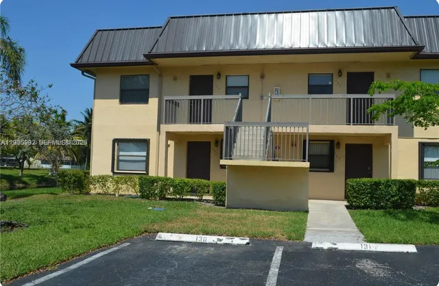 $2,150 | 173 Northwest 93rd Avenue, Unit 201, Pembroke Pines, FL 33024