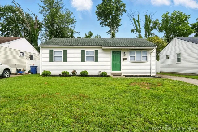 $179,900 | 318 Villa Drive, Sellersburg, IN 47172