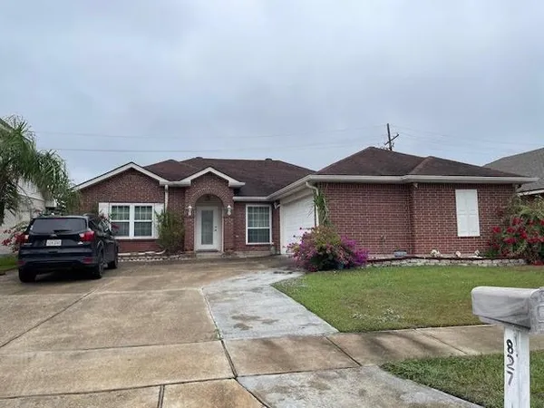 $2,200 | 827 Charlie Drive, Gretna, LA 70056
