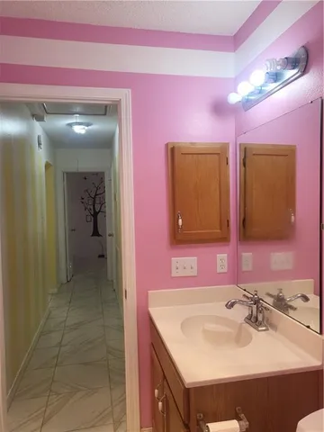 $2,200 | 827 Charlie Drive, Gretna, LA 70056