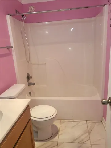 $2,200 | 827 Charlie Drive, Gretna, LA 70056