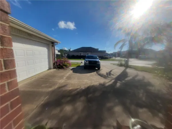 $2,200 | 827 Charlie Drive, Gretna, LA 70056