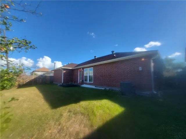 $2,200 | 827 Charlie Drive, Gretna, LA 70056