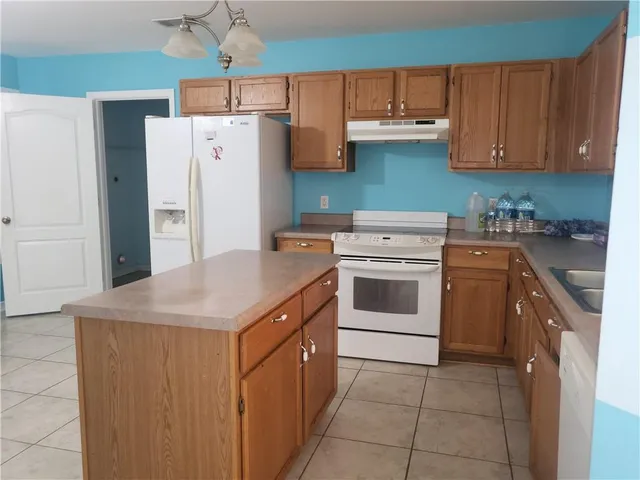 $2,200 | 827 Charlie Drive, Gretna, LA 70056