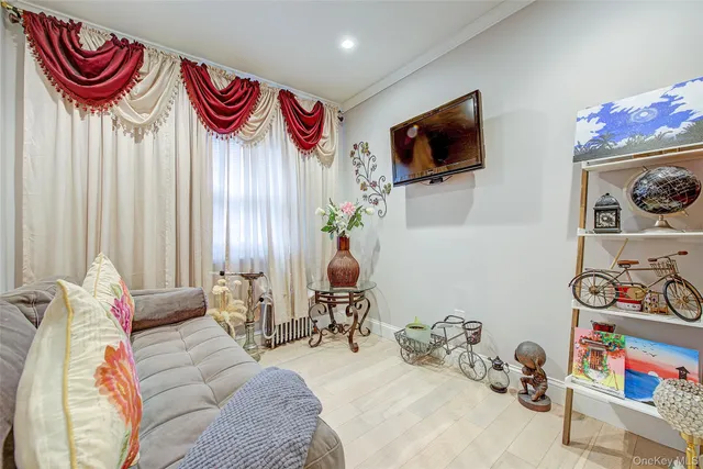 $799,000 | 191-34 114th Road | St. Albans