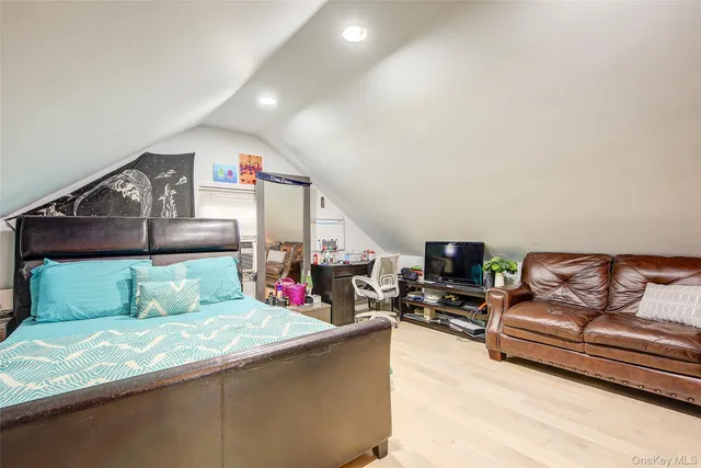 $799,000 | 191-34 114th Road | St. Albans