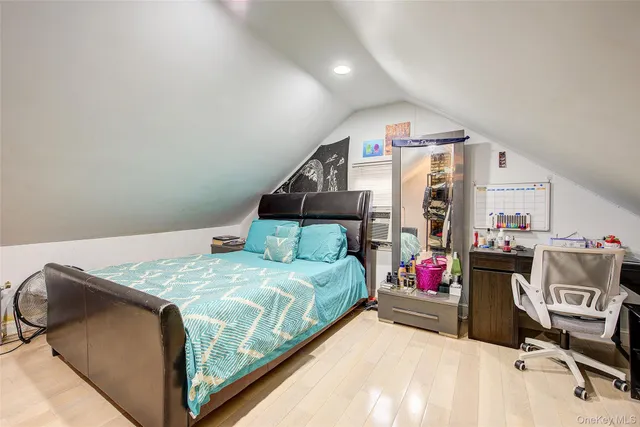 $799,000 | 191-34 114th Road | St. Albans