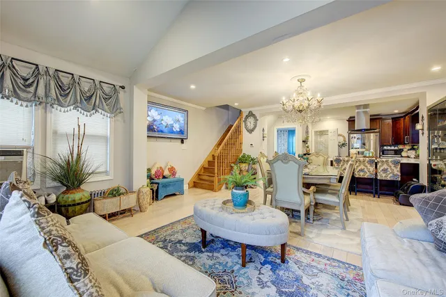 $799,000 | 191-34 114th Road | St. Albans