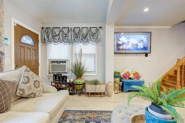 $799,000 | 191-34 114th Road | St. Albans