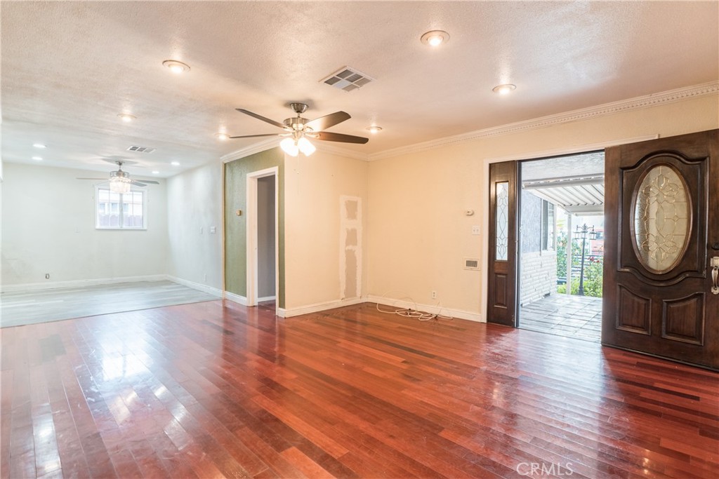 11571 Telegraph Road Santa Fe Springs, CA 90670 - Photo 4 of 17 Living Room