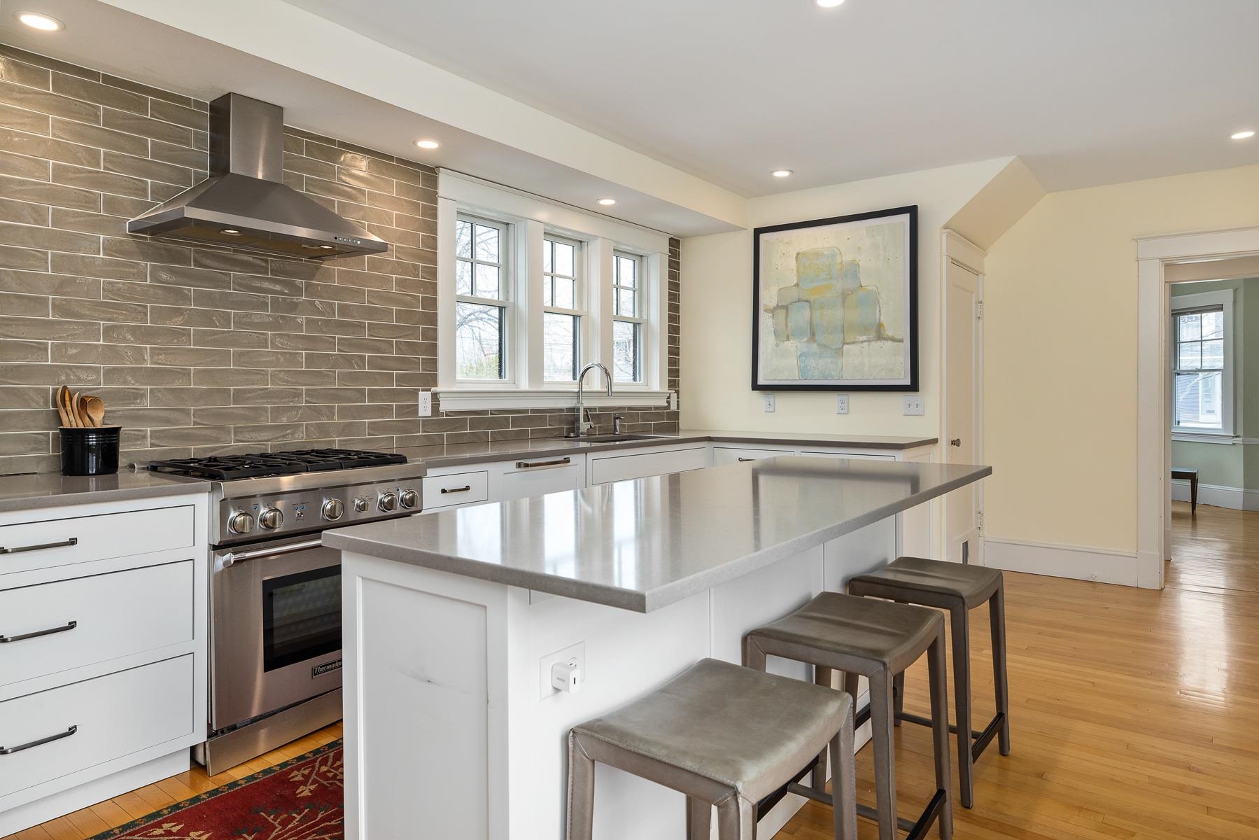 84 Thaxter Road Portsmouth, NH 03801 - Photo 9 of 37 Gallery Image 9