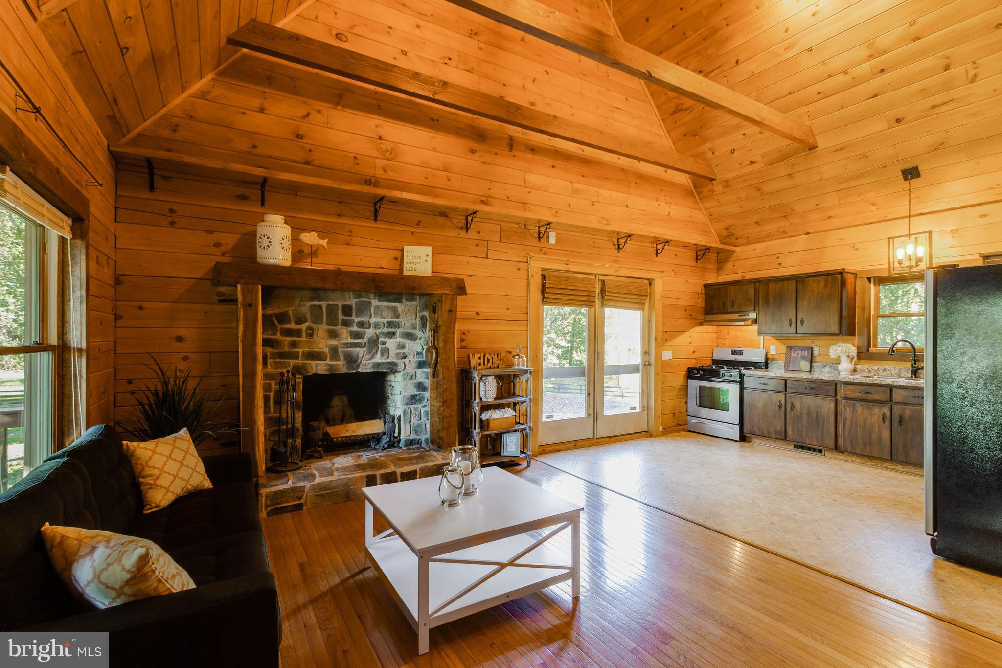 17239 Trimmers Road Orange, VA 22960 - Photo 4 of 26 Living Room