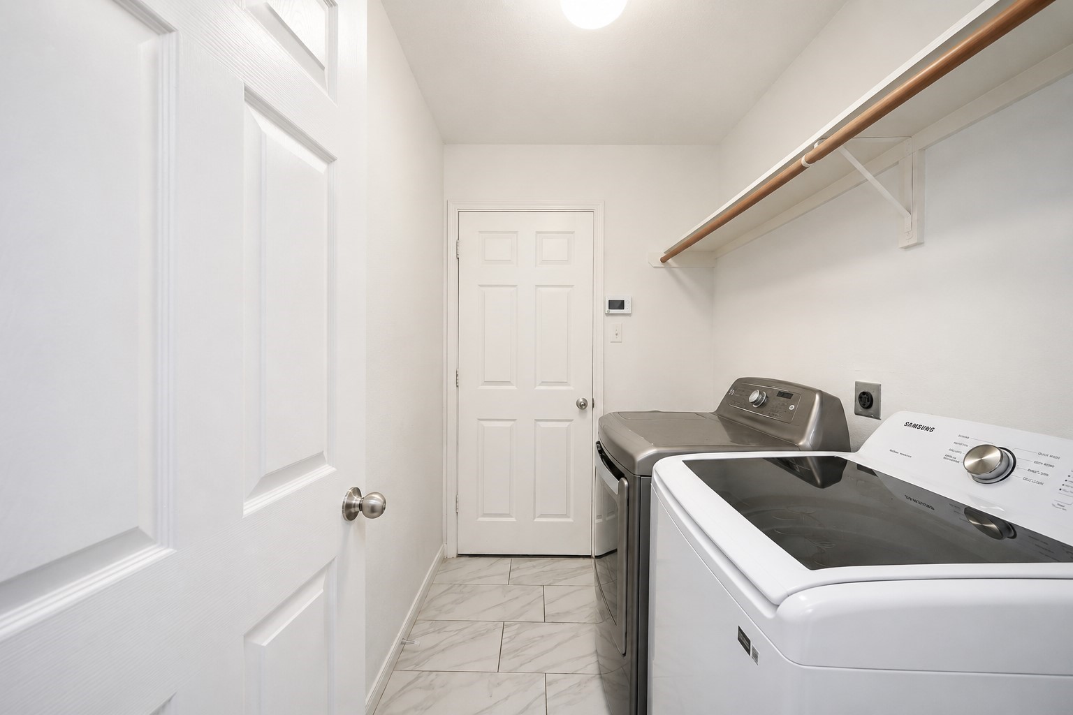 3907 Tigris Ridge Drive Katy, TX 77449 - Photo 15 of 19 laundry room