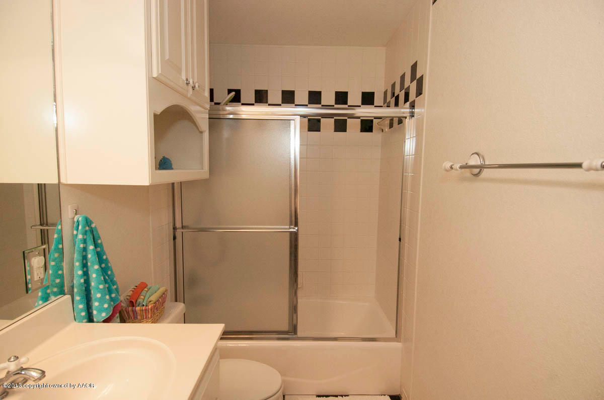 1720 Dowell Road Amarillo, TX 79124 - Photo 35 of 82 BATHROOM 2 VIEW 1