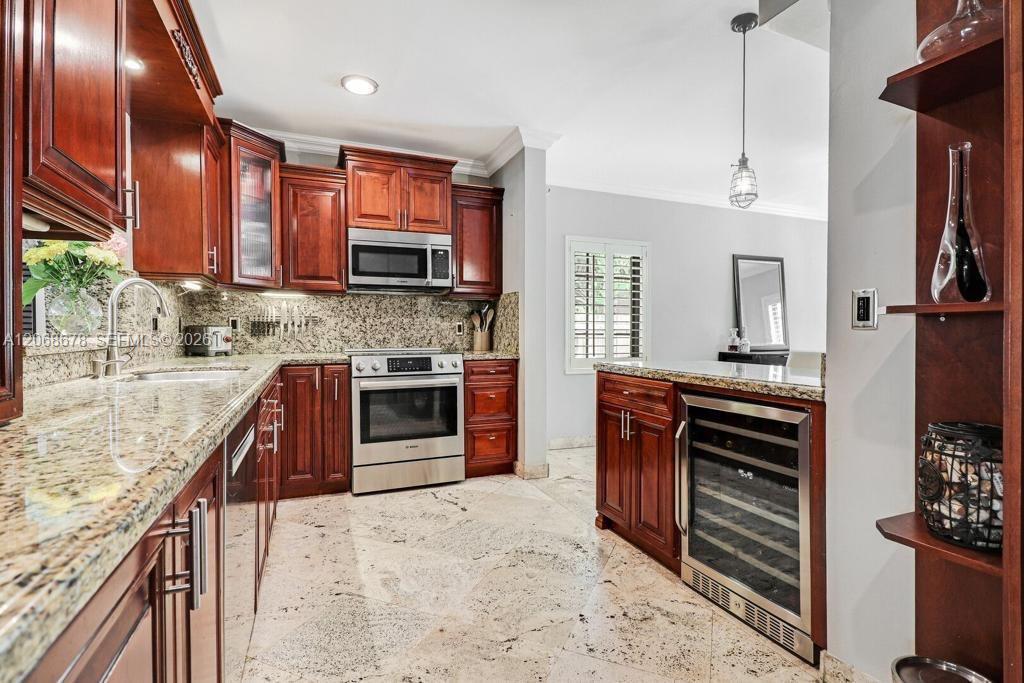 111 Southwest 29th Road Miami, FL 33129 - Photo 4 of 12 Gallery Image 4