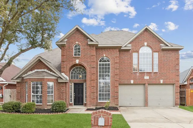 $380,000 | 5809 Chatsworth Court, Arlington, TX 76018