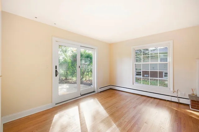 $619,900 | 2829 Briarwood Drive East, Mount Prospect, IL 60056