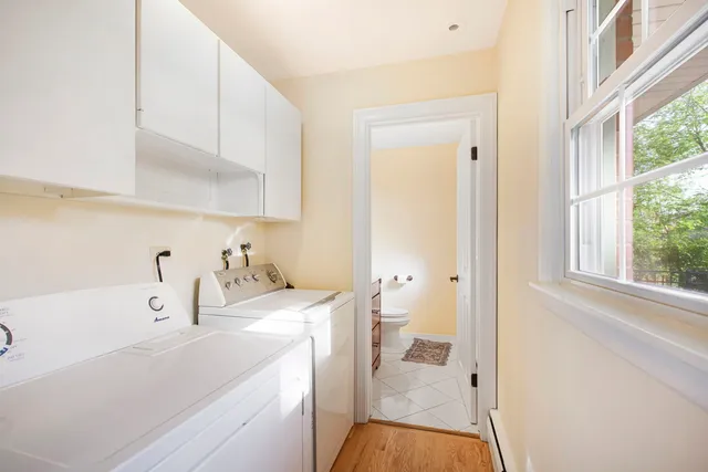 $619,900 | 2829 Briarwood Drive East, Mount Prospect, IL 60056