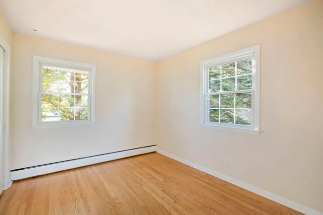 $619,900 | 2829 Briarwood Drive East, Mount Prospect, IL 60056