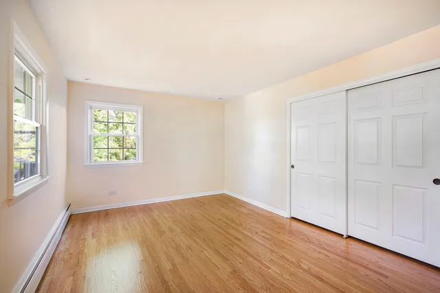 $619,900 | 2829 Briarwood Drive East, Mount Prospect, IL 60056