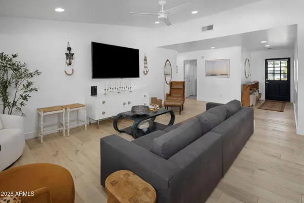 $1,300,000 | 3109 North 41st Place, Phoenix, AZ 85018