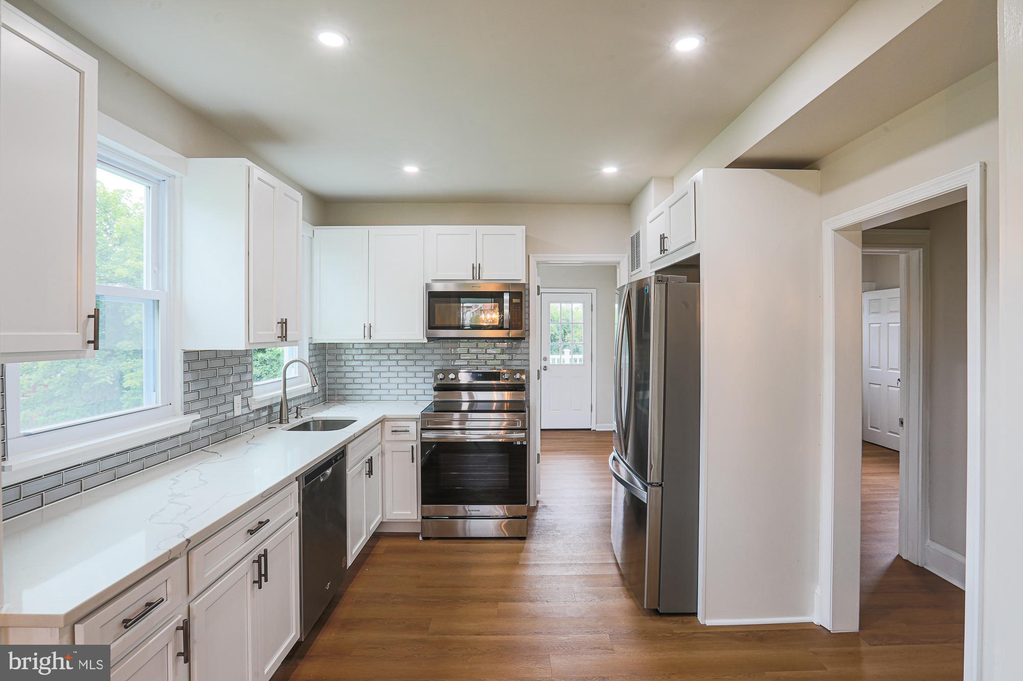 6512 Golden Ring Road Rosedale, MD 21237 - Photo 8 of 50