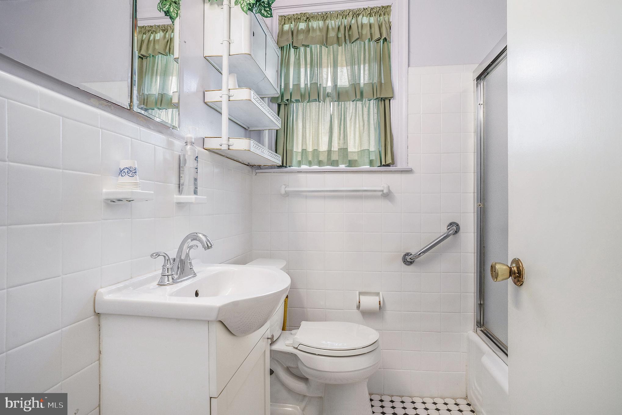 8417 Lynnewood Road Philadelphia, PA 19150 - Photo 16 of 22 Gallery Image 16