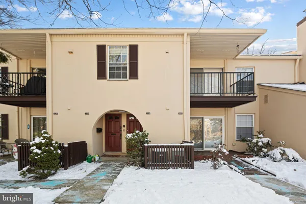 $245,000 | 318 Old Forge Crossing, Unit 318, Devon, PA 19333