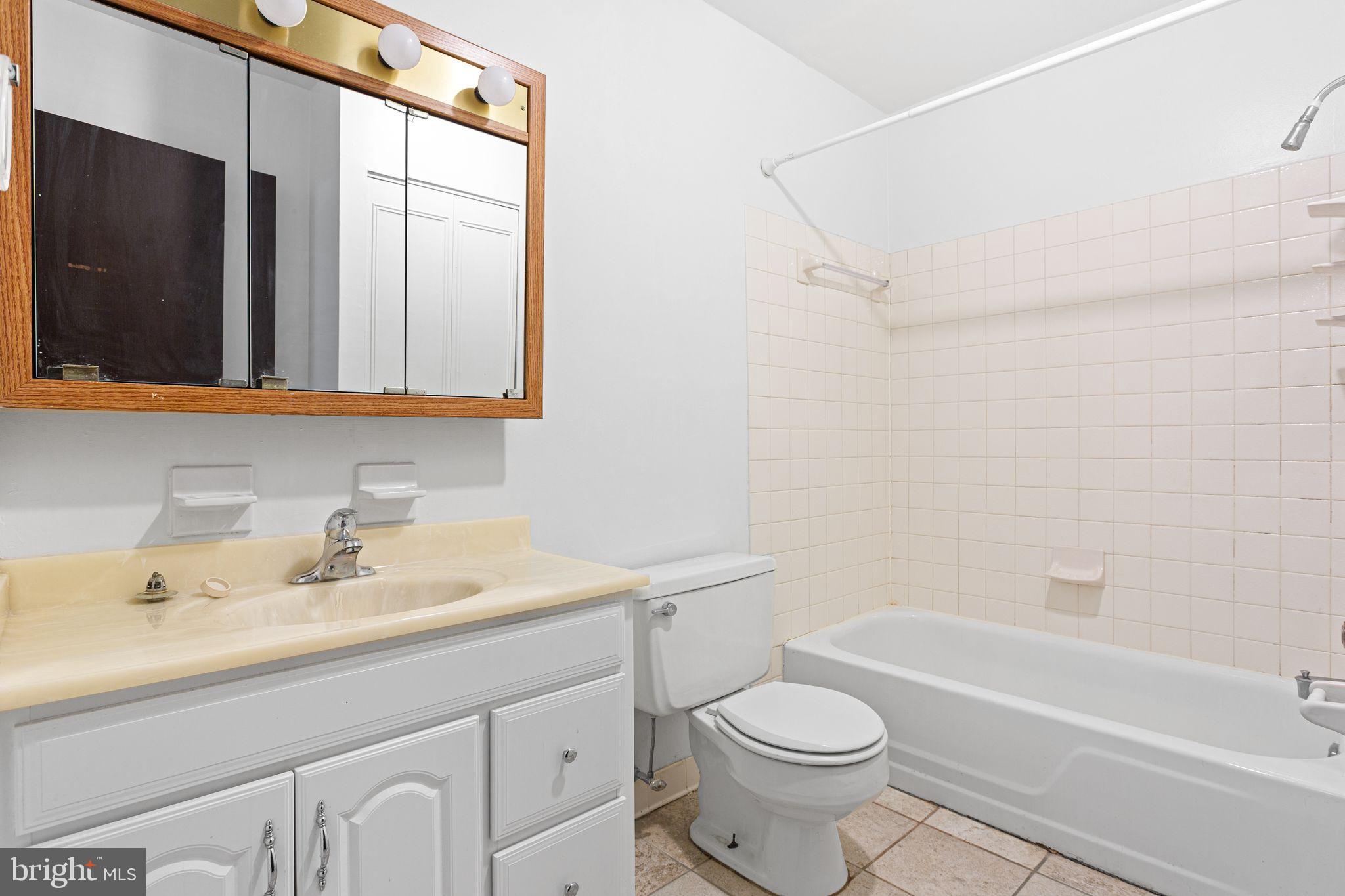 318 Old Forge Crossing, Unit 318 Devon, PA 19333 - Photo 13 of 19 Bath