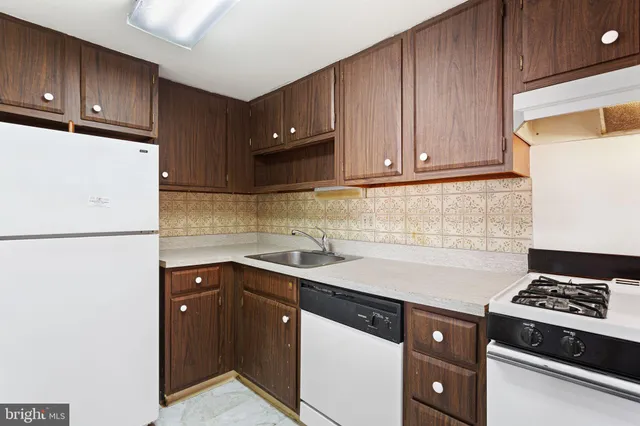 $249,900 | 318 Old Forge Crossing, Unit 318, Devon, PA 19333