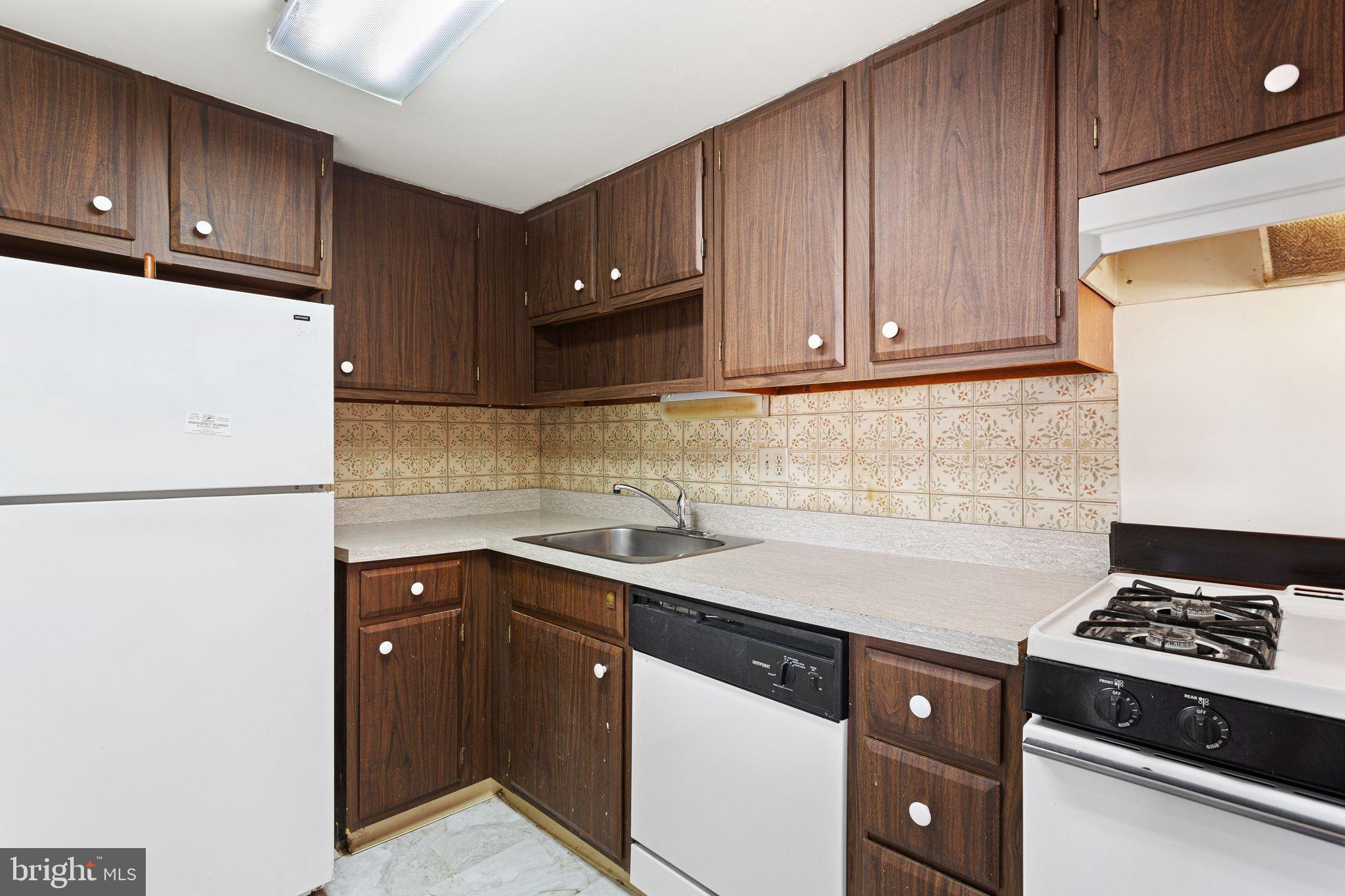 318 Old Forge Crossing, Unit 318 Devon, PA 19333 - Photo 8 of 19 Kitchen