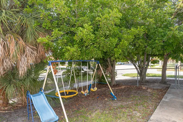 $2,000 | 7750 Southwest 10th Court, Unit B, North Lauderdale, FL 33068