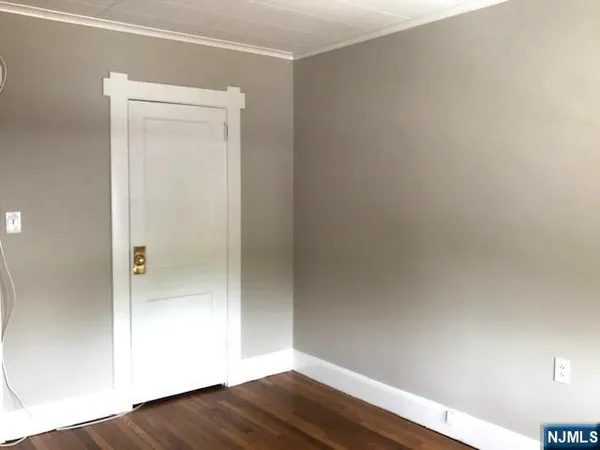 $2,100 | 636 Wyckoff Avenue, Wyckoff, NJ 07481