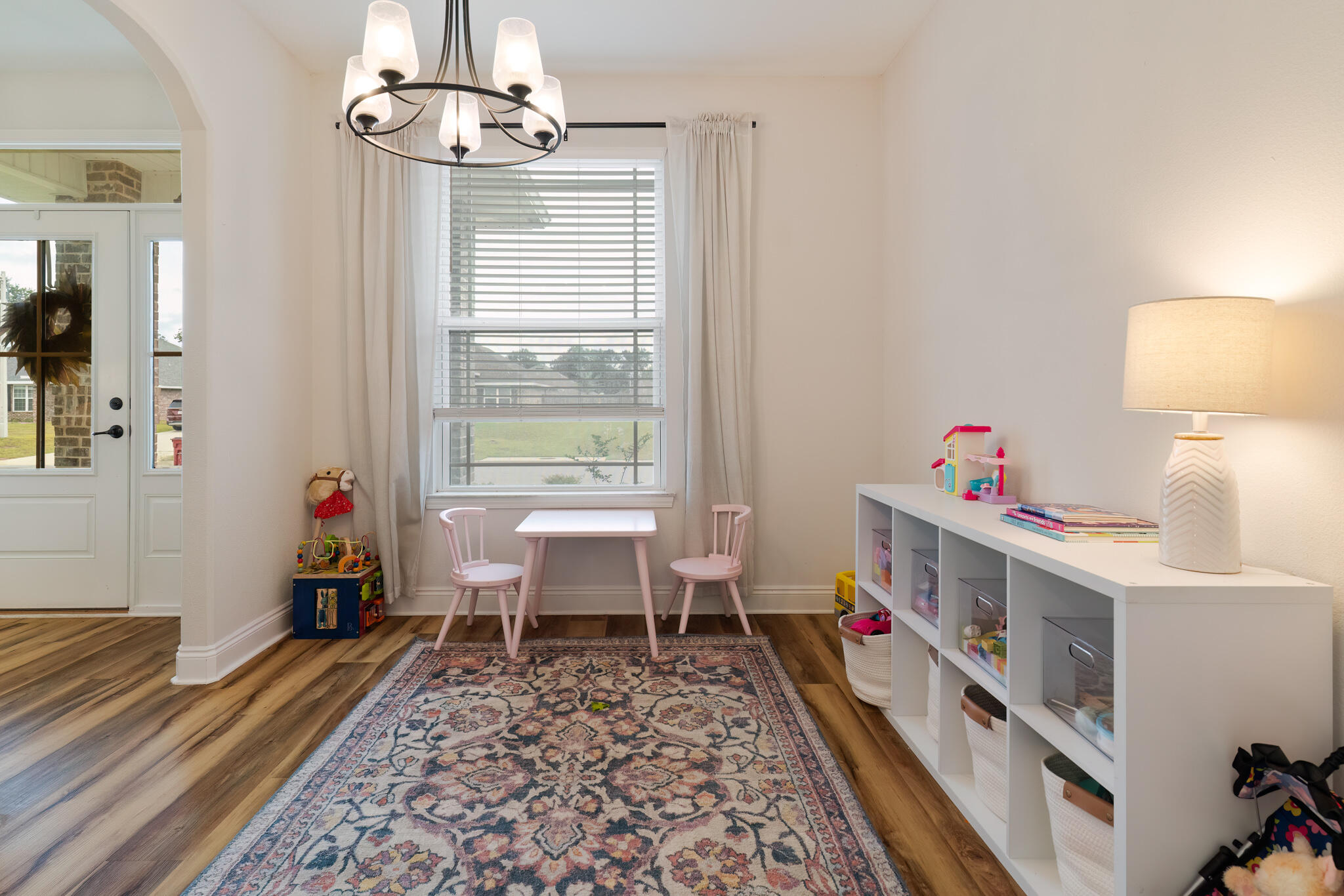 9180 Tara Circle Milton, FL 32583 - Photo 9 of 56 a very nice looking room with a big white bed