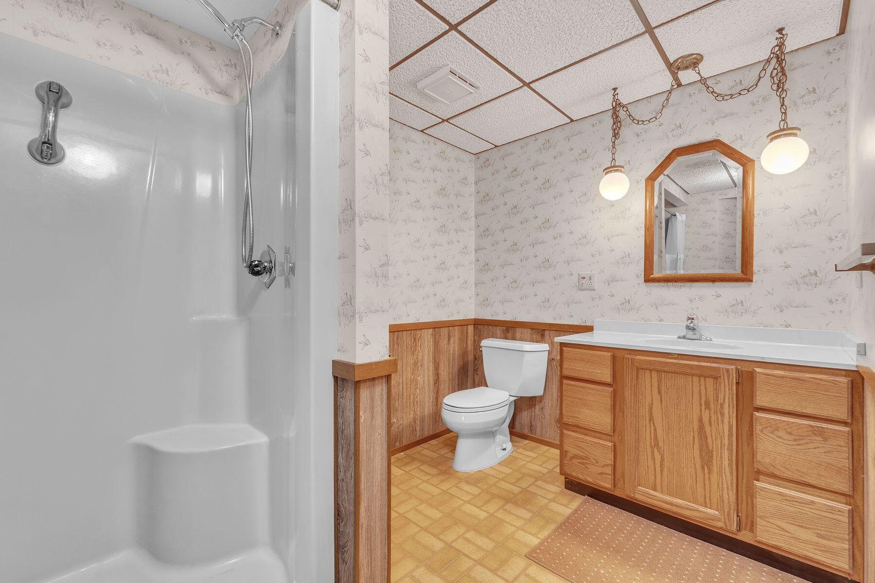 N64W35061 Rd J Oconomowoc, WI 53066 - Photo 25 of 36 Full Bath Downstairs