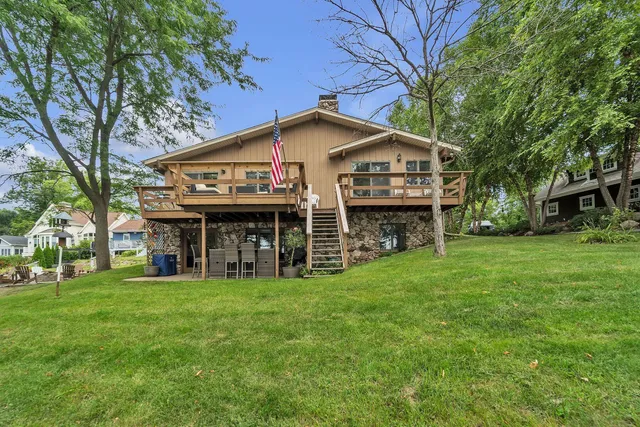 $6,000 | N64W35061 Rd J, Oconomowoc, WI 53066