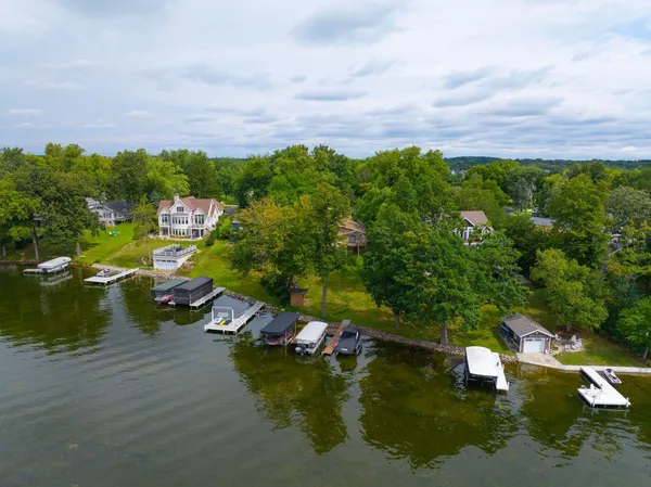 $4,700 | N64W35061 Rd J, Oconomowoc, WI 53066