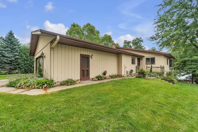 $6,000 | N64W35061 Rd J, Oconomowoc, WI 53066